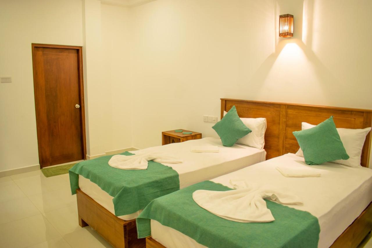 Lavinia Escapes Dehiwala-Mount Lavinia Exterior foto